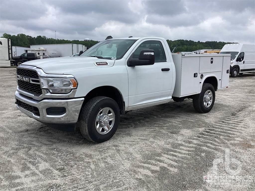 RAM 2500 Tienhoitoautot