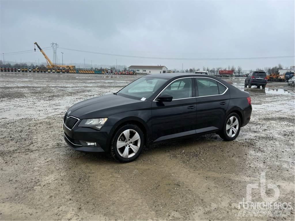 Skoda SUPERB Henkilöautot