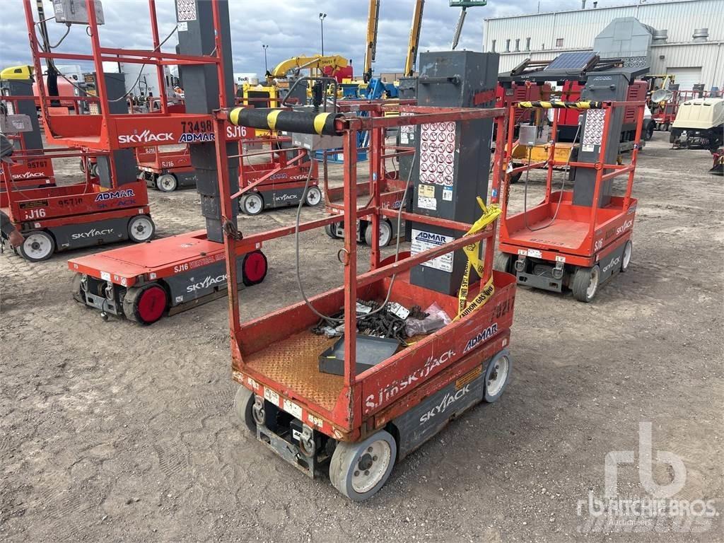 SkyJack SJ16 Nostimet ja tavarahissit