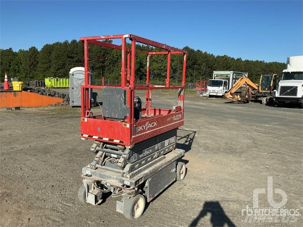 SkyJack SJ3219 Saksilavat