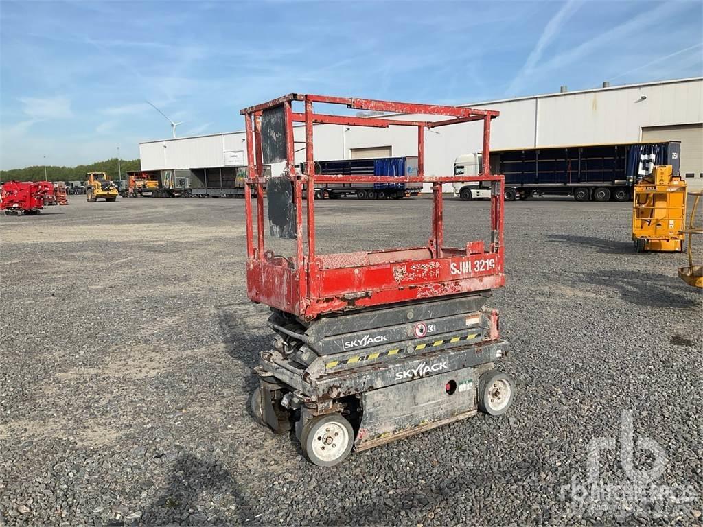 SkyJack SJ3219 Saksilavat