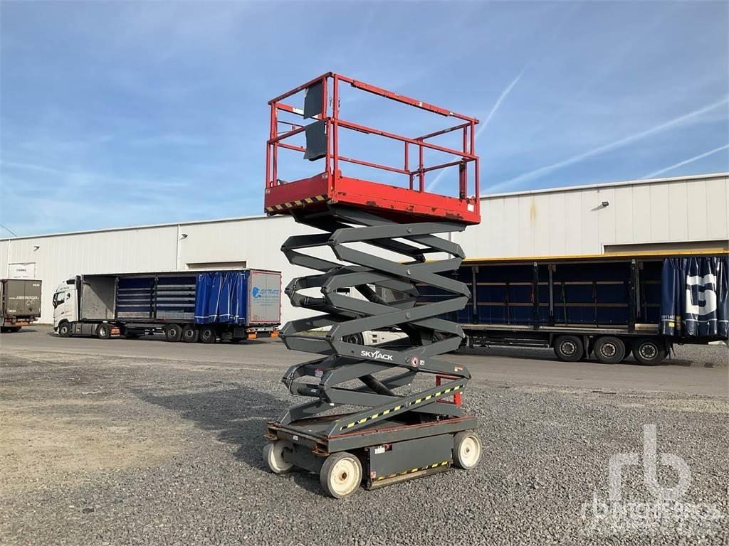SkyJack SJ4632 Saksilavat