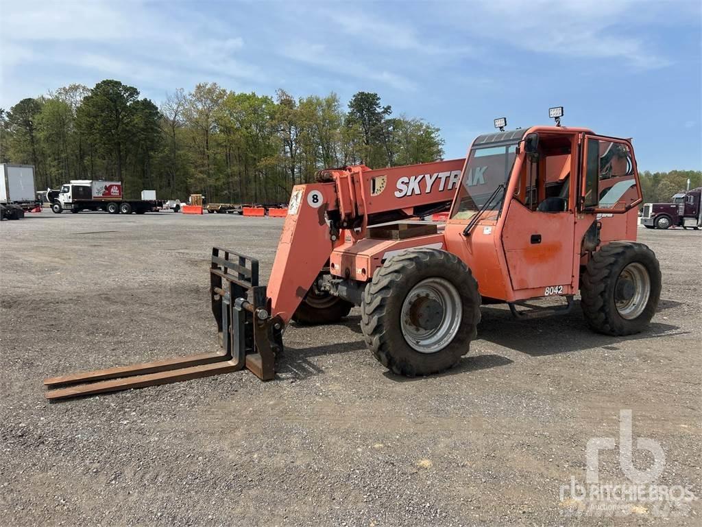 SkyTrak 8042 Kurottajat