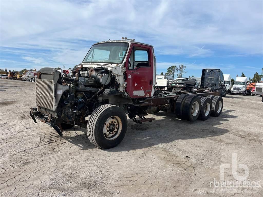 Sterling L9500 Kuorma-autoalustat