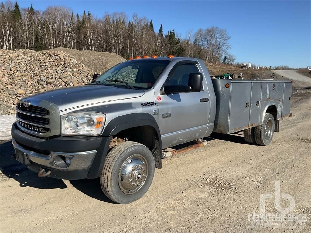 Sterling M8500 Tienhoitoautot