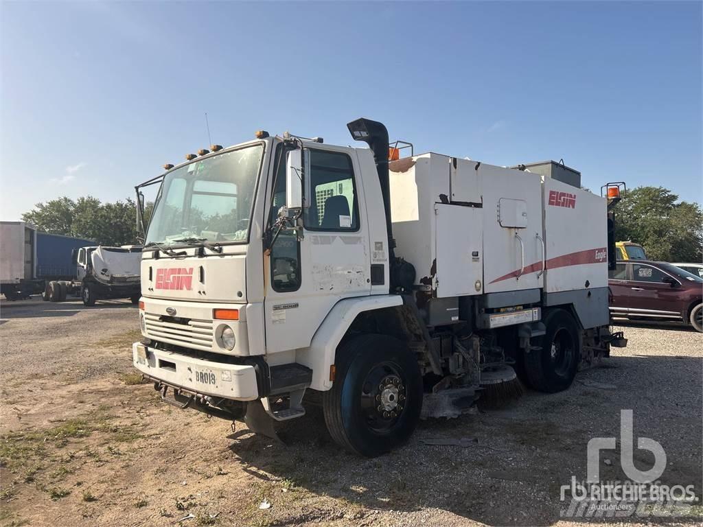 Sterling SC8000 Lakaisuautot