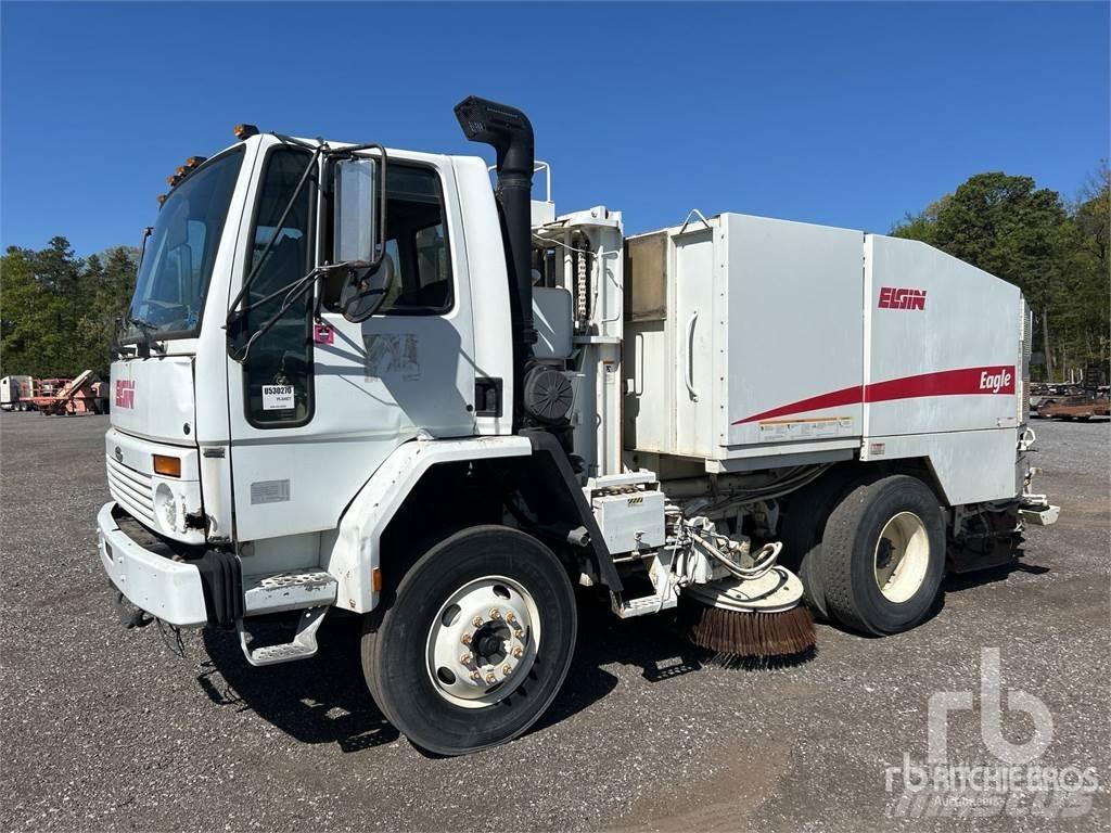 Sterling SC8000 Lakaisuautot