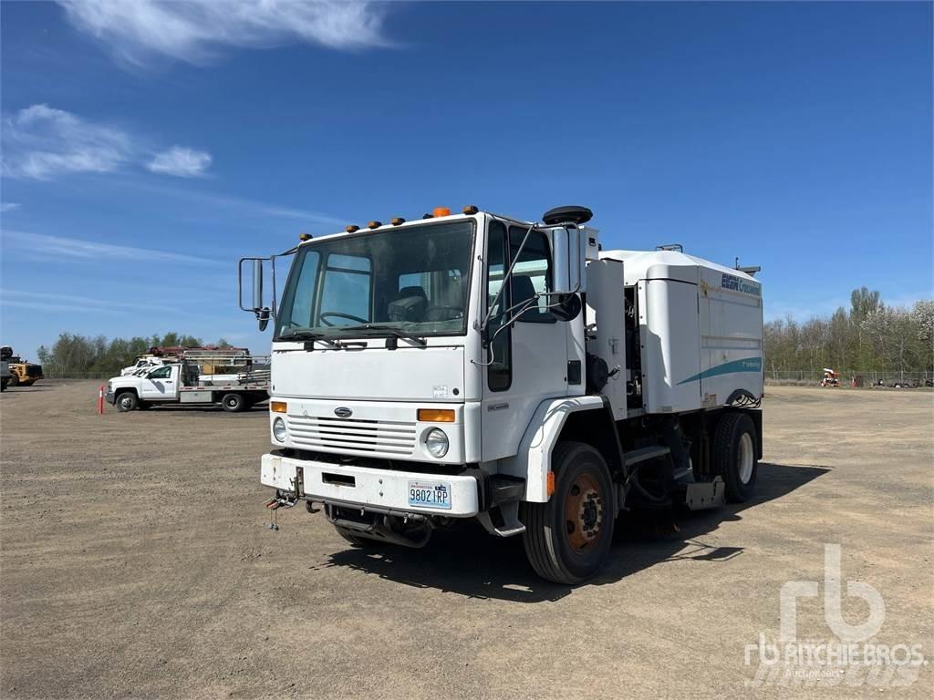 Sterling SC8000 Lakaisuautot