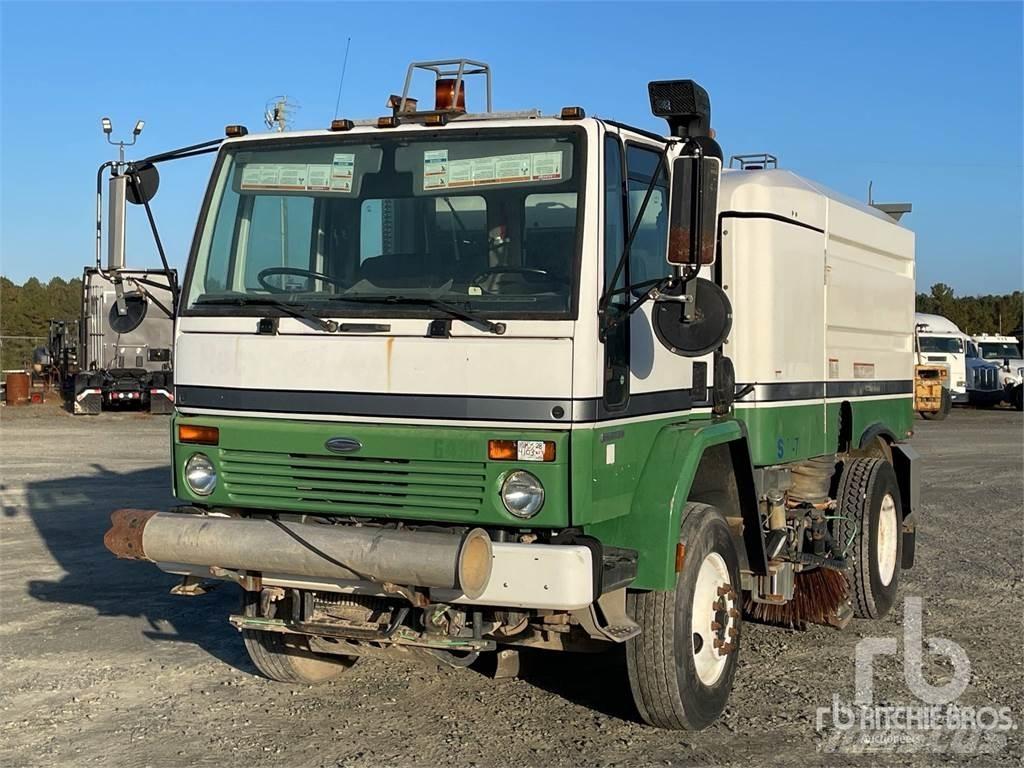 Sterling SC8000 Lakaisuautot