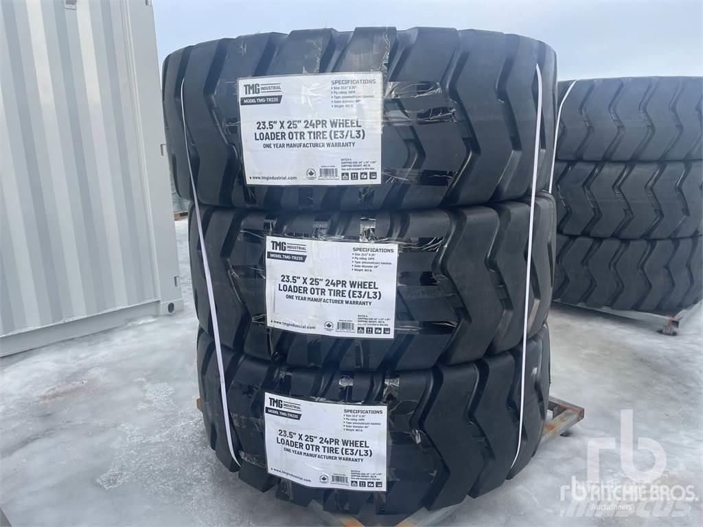 TMG TR235 Renkaat ja vanteet