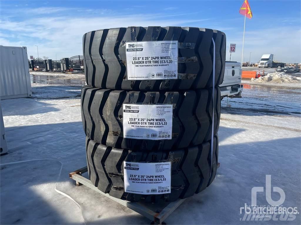 TMG TR235 Renkaat ja vanteet