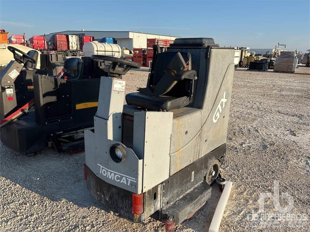  TOMCAT GTX Lakaisukoneet