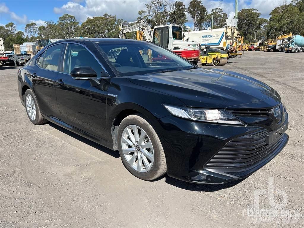 Toyota CAMRY Henkilöautot