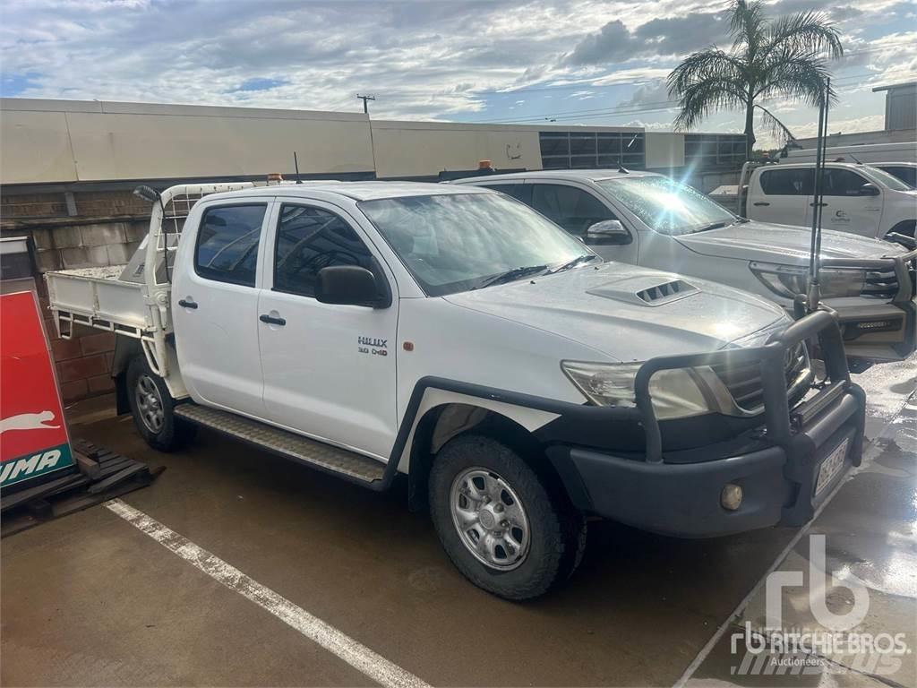 Toyota HILUX Lava-autot