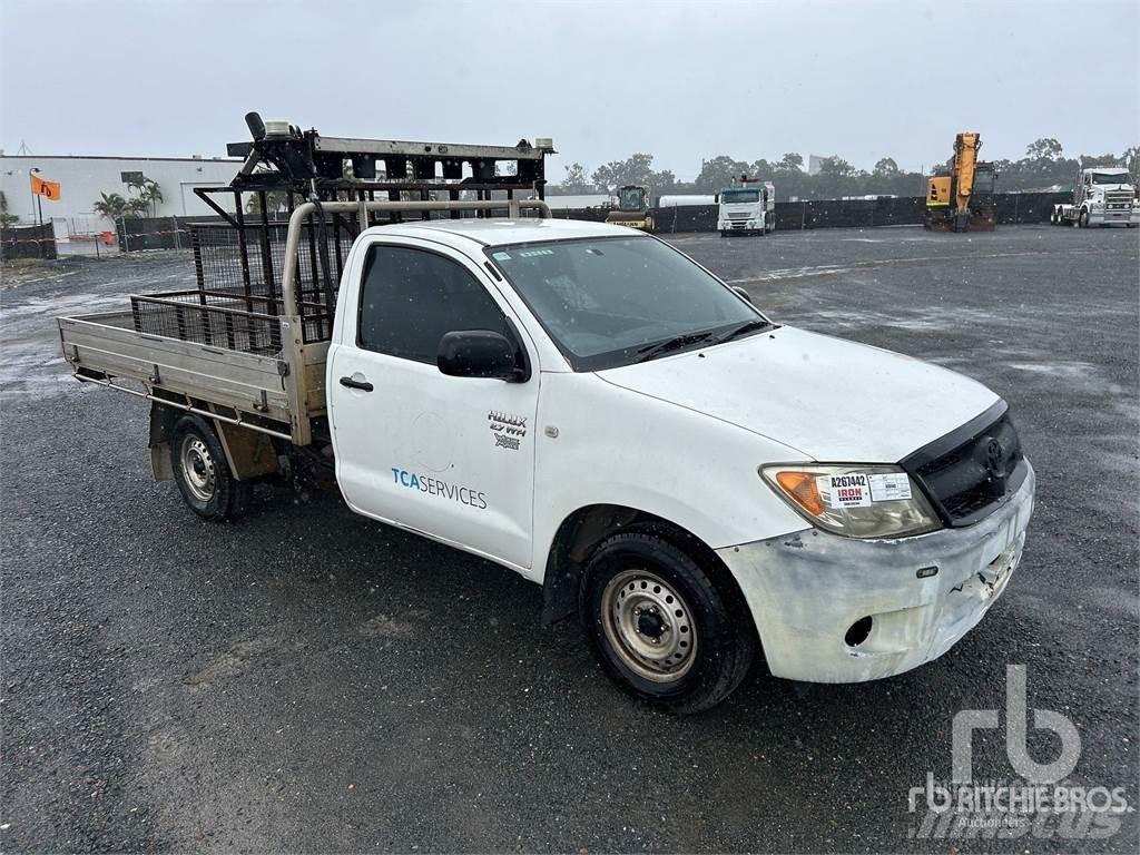 Toyota HILUX Lava-autot