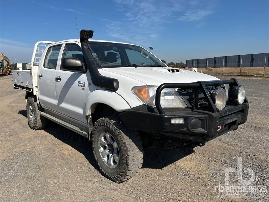 Toyota HILUX Lava-autot