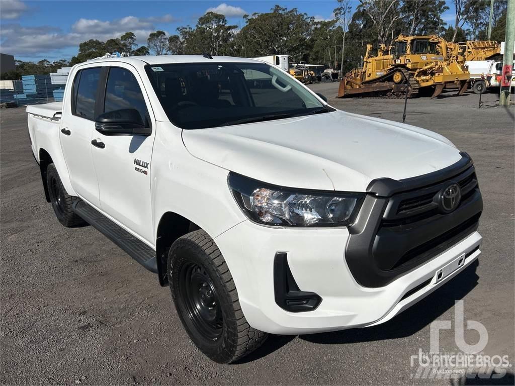 Toyota HILUX Lava-autot