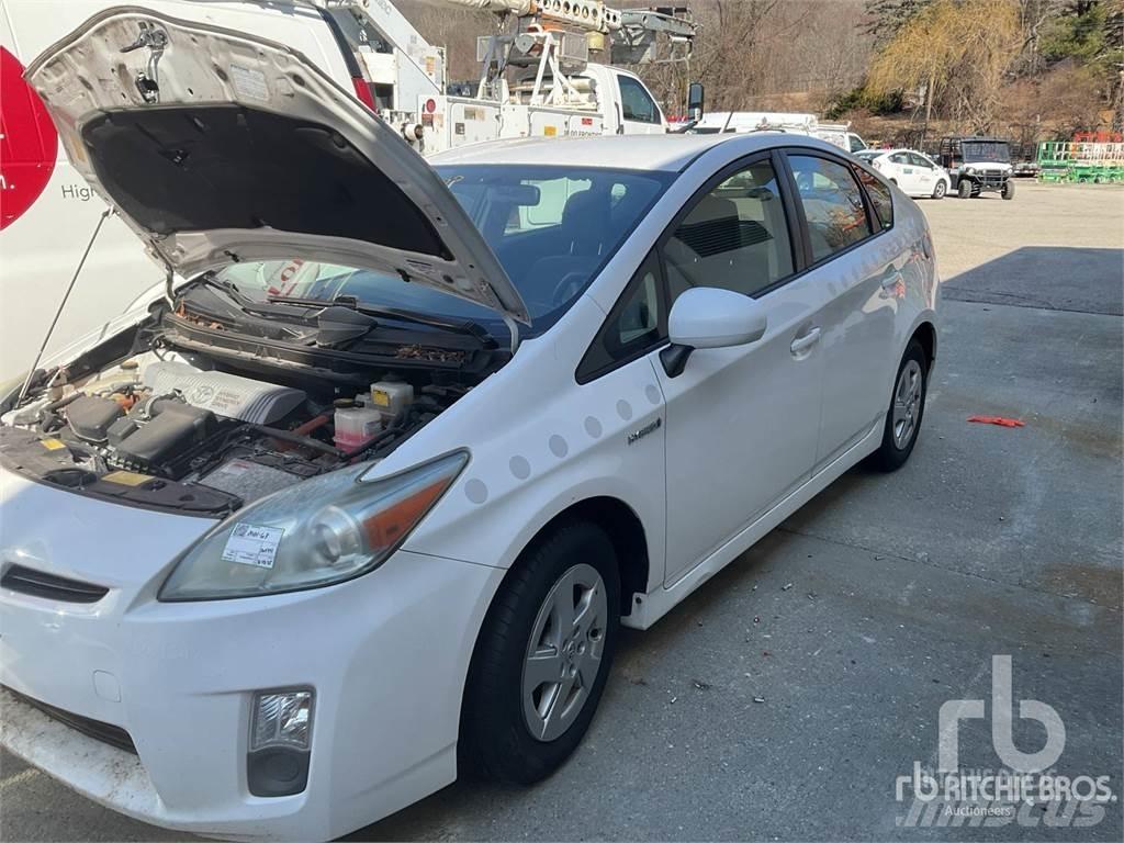 Toyota PRIUS Henkilöautot