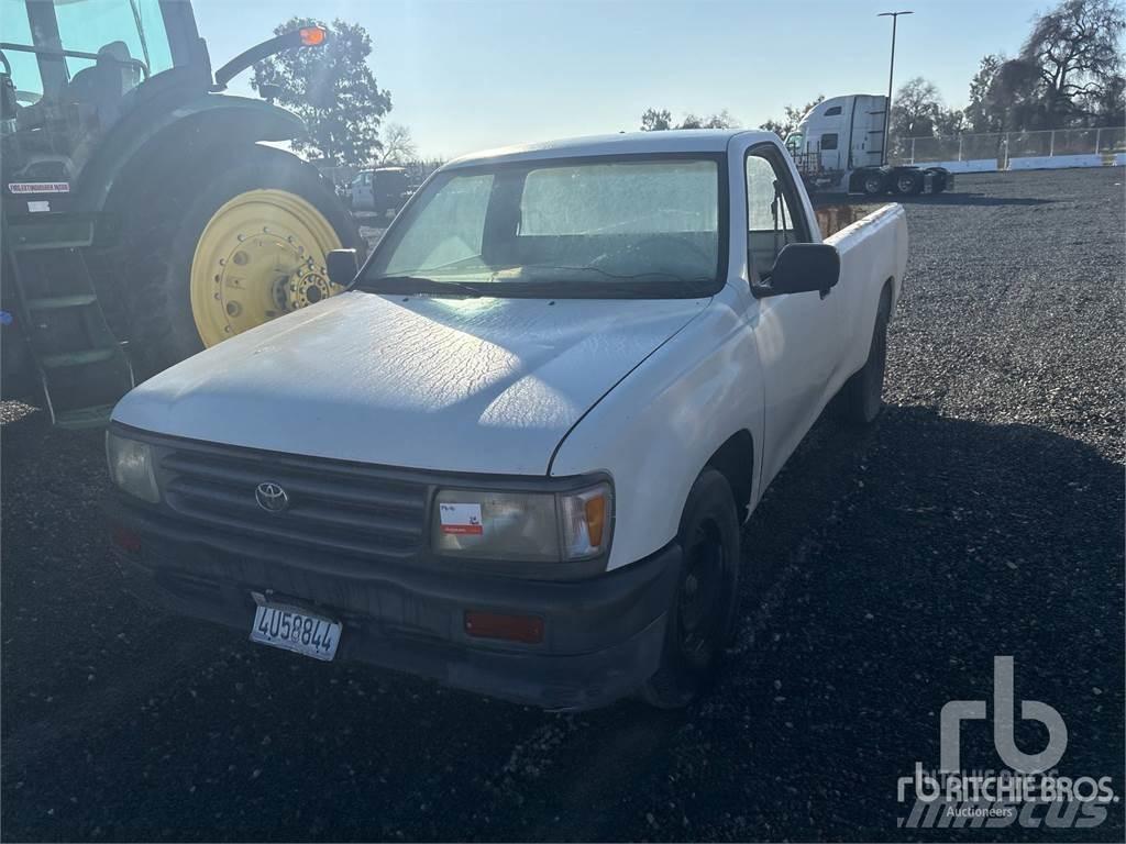 Toyota T100 Lava-autot