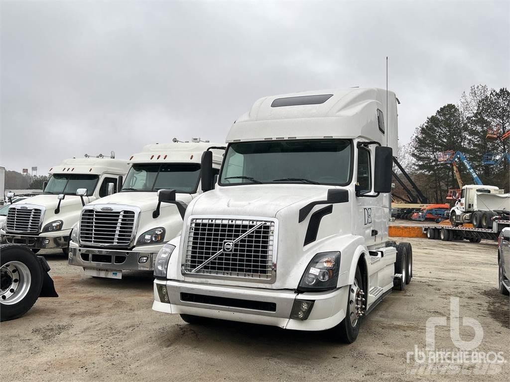 Volvo VNL Vetopöytäautot