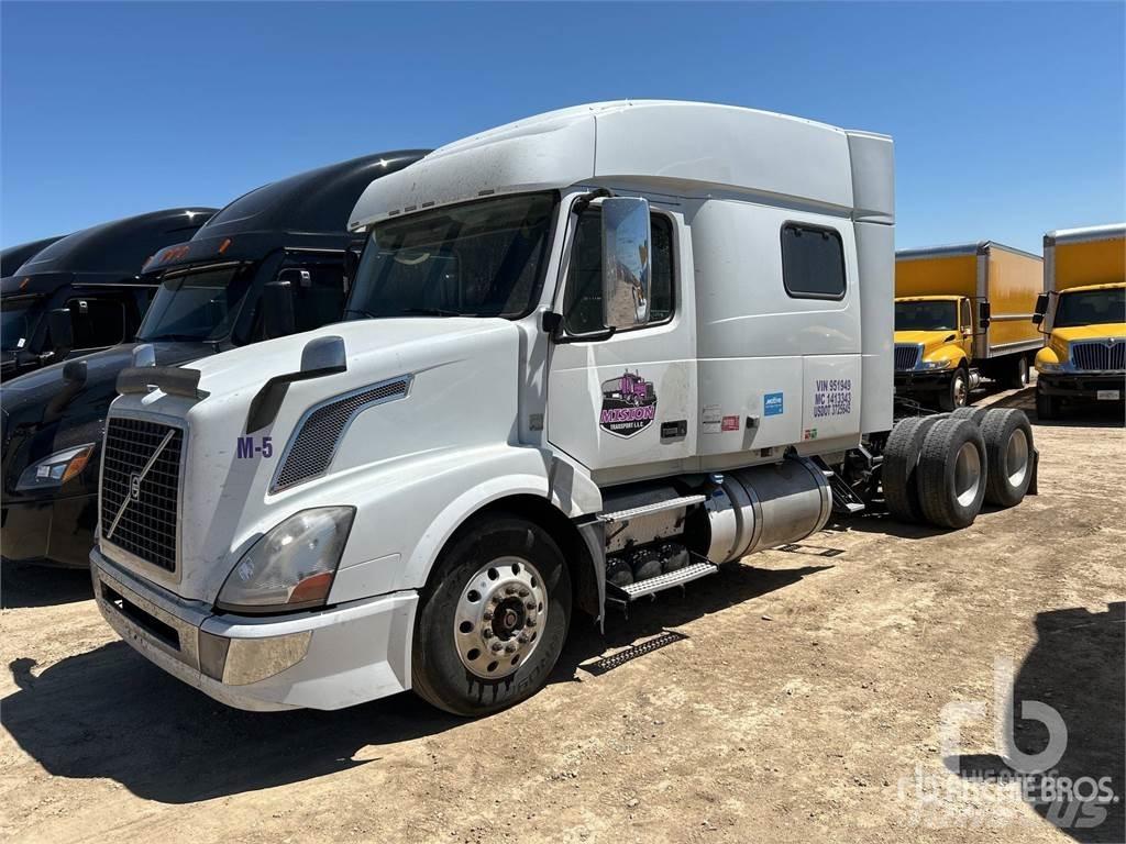 Volvo VNL Vetopöytäautot