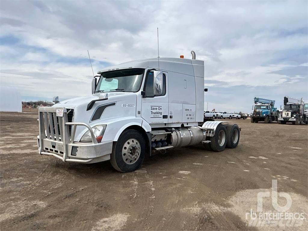 Volvo VNL Vetopöytäautot