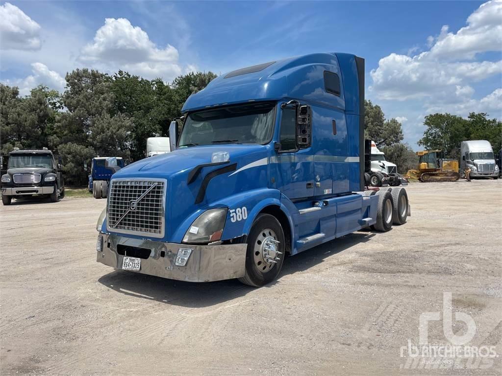 Volvo VNL Vetopöytäautot