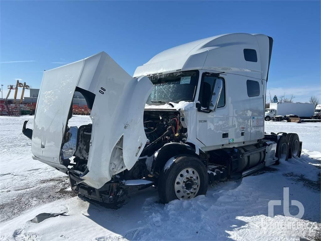 Volvo VNL Vetopöytäautot