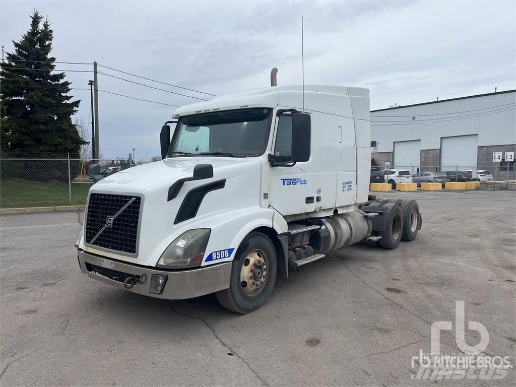 Volvo VNL Vetopöytäautot