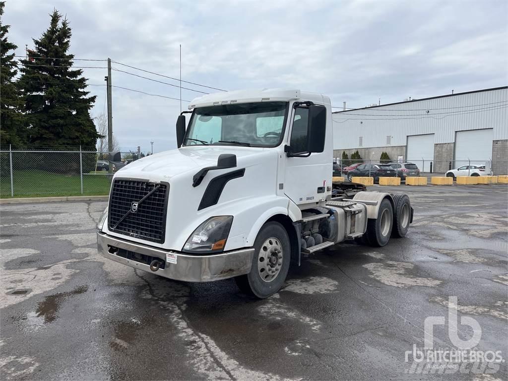 Volvo VNL Vetopöytäautot