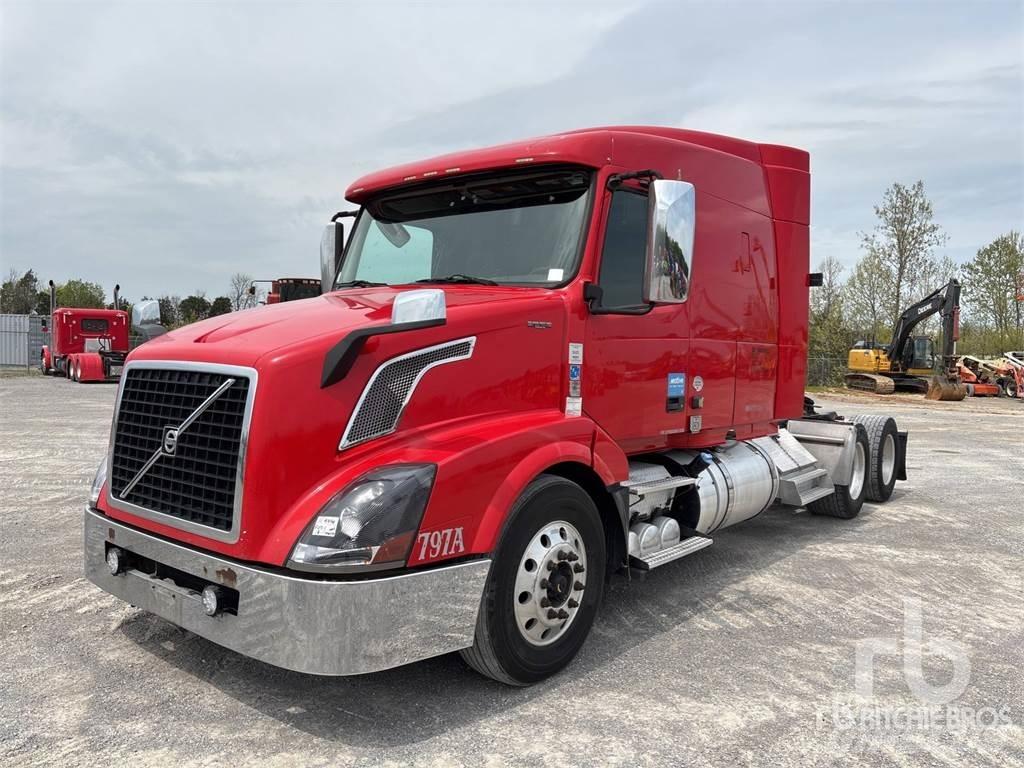 Volvo VNL Vetopöytäautot