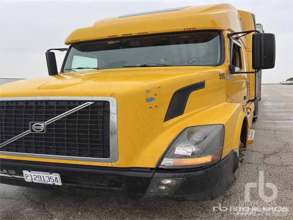 Volvo VNL Vetopöytäautot