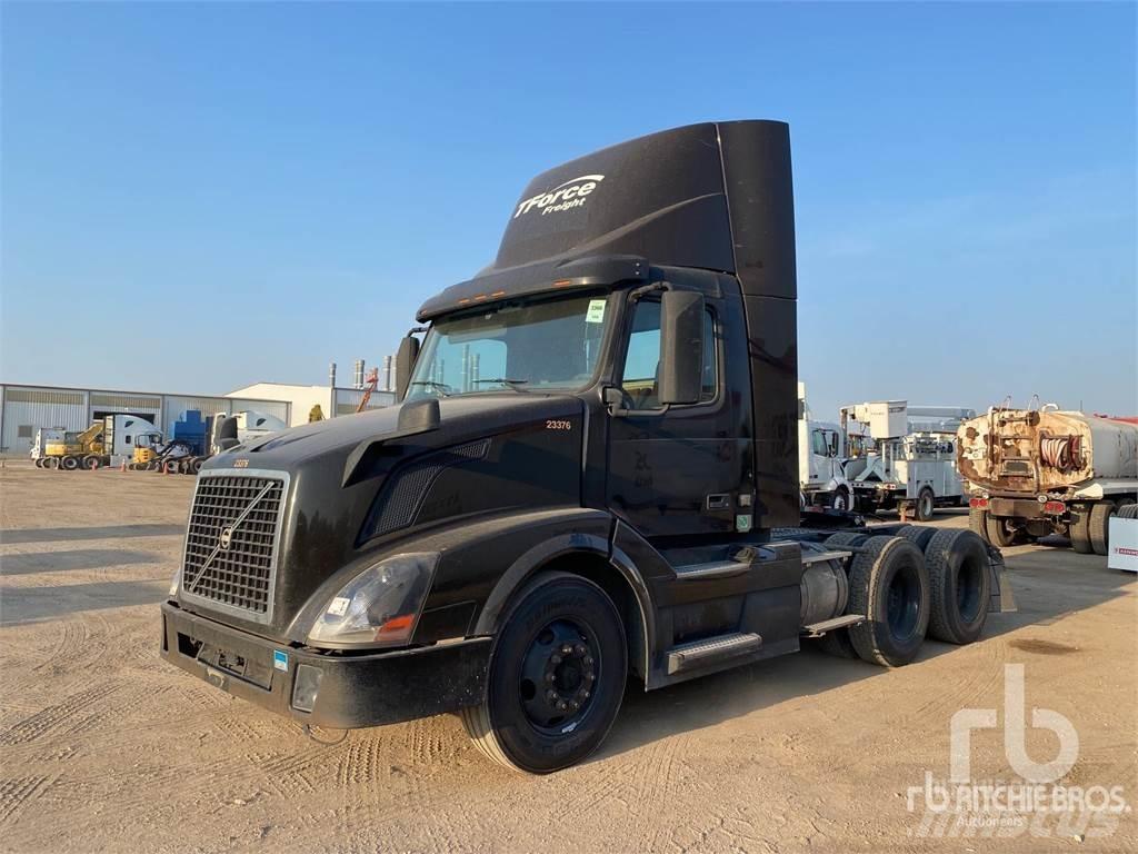 Volvo VNL Vetopöytäautot