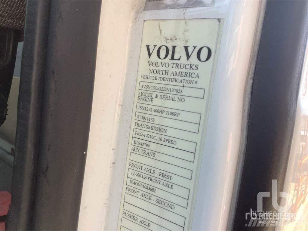 Volvo VNL Vetopöytäautot