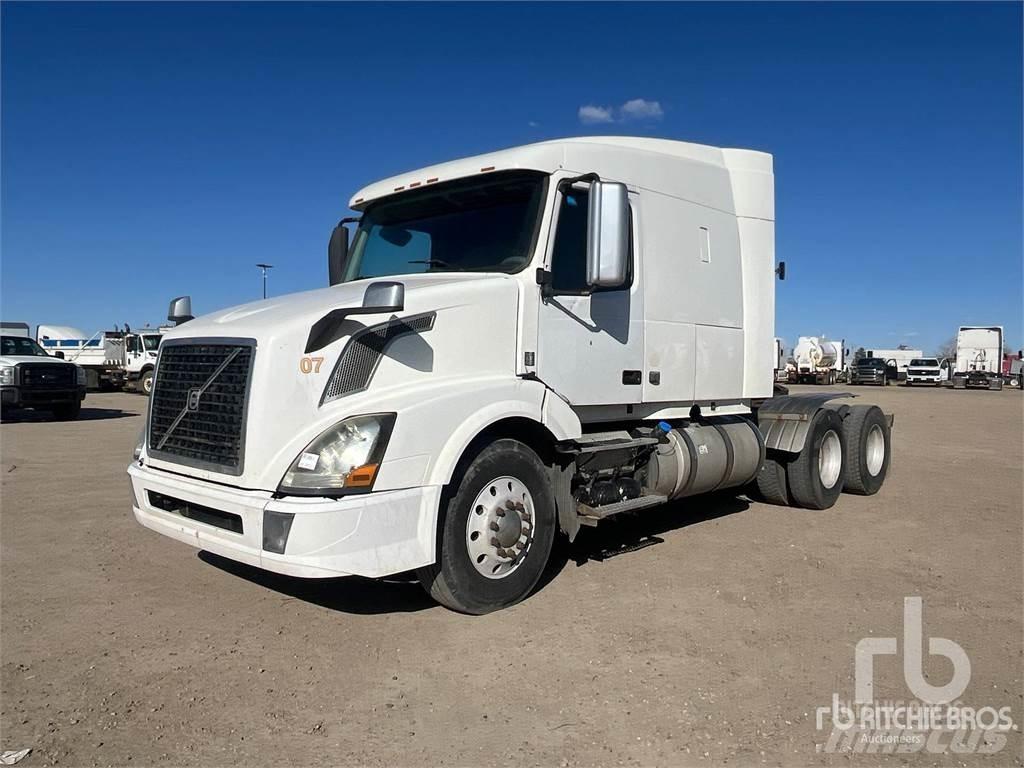 Volvo VNL Vetopöytäautot