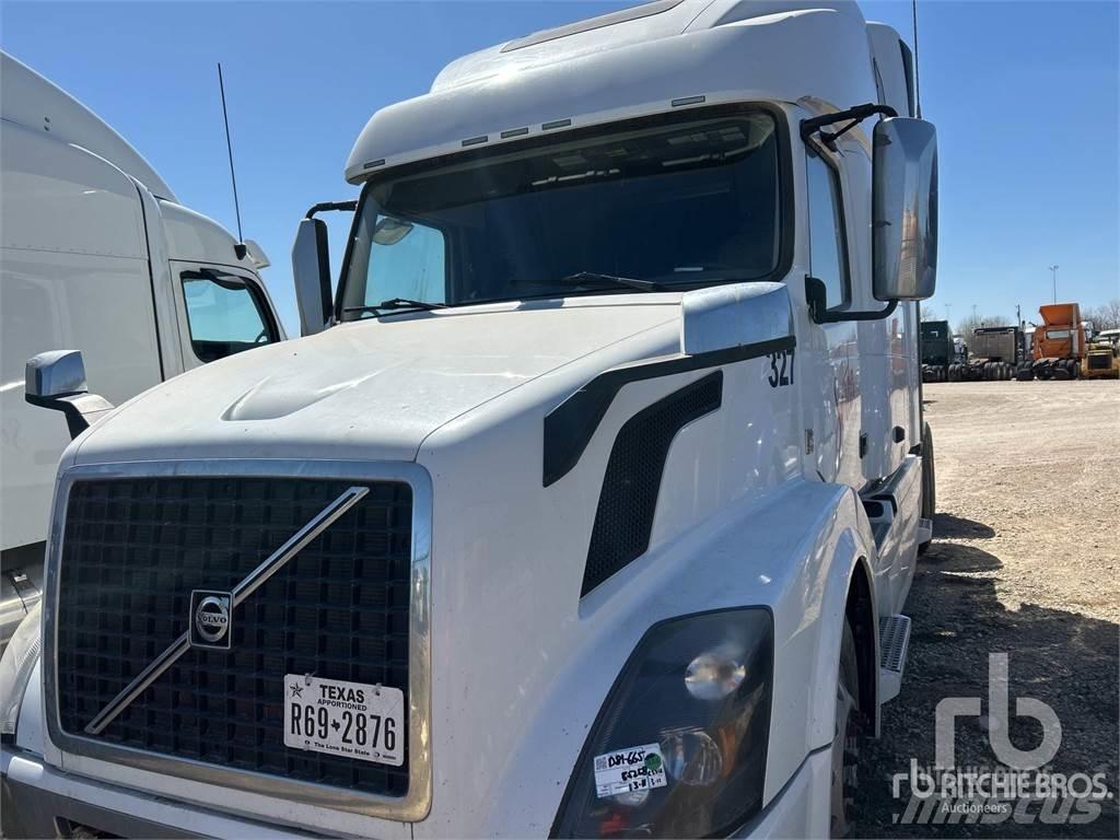 Volvo VNL Vetopöytäautot