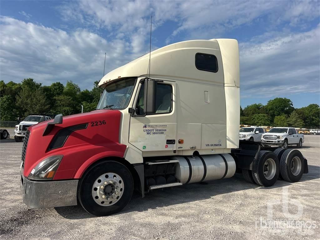 Volvo VNL Vetopöytäautot