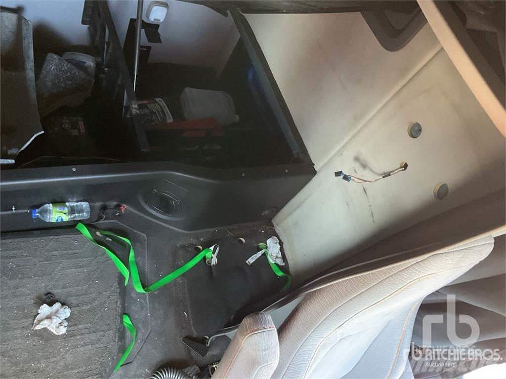 Volvo VNL Vetopöytäautot