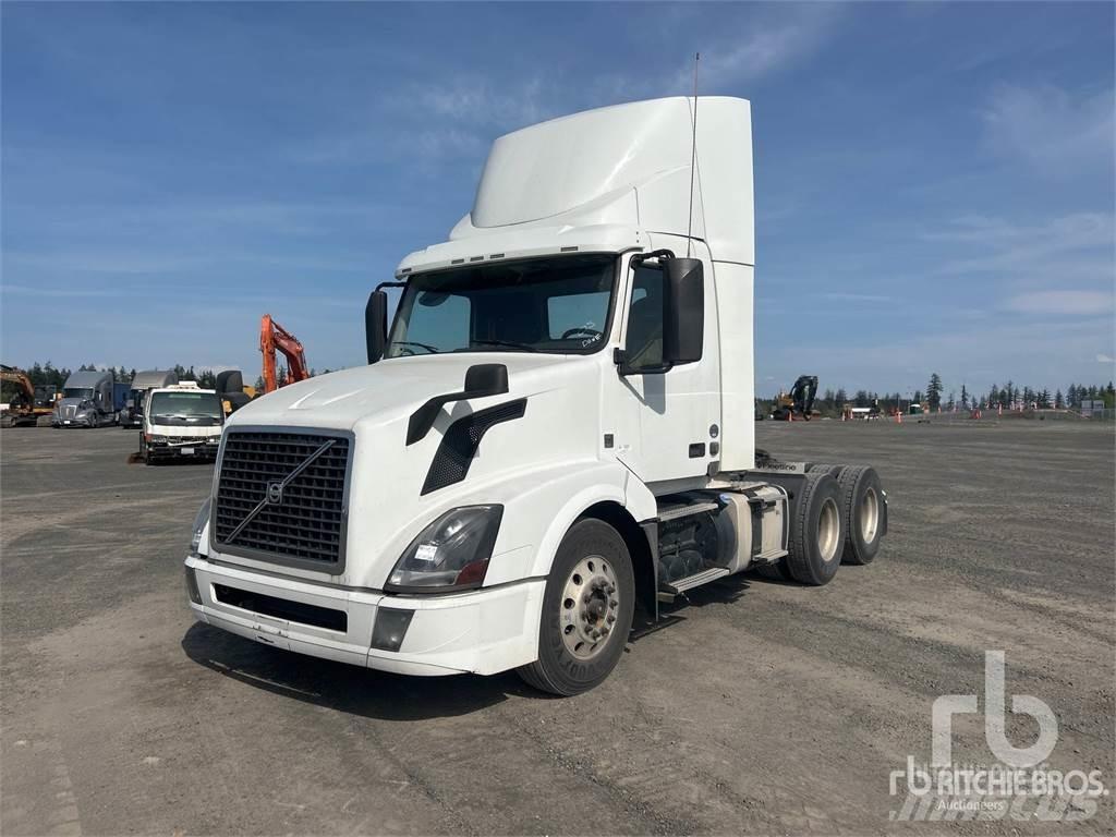 Volvo VNL Vetopöytäautot