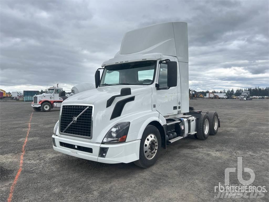 Volvo VNL Vetopöytäautot