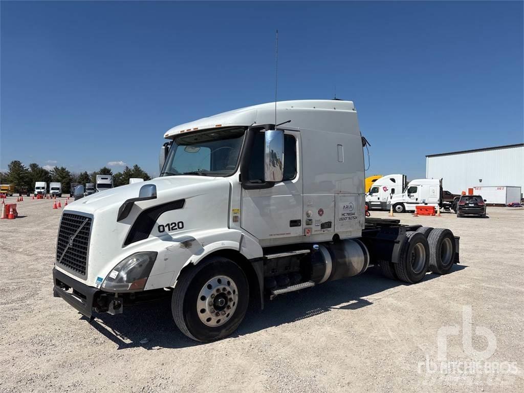 Volvo VNL Vetopöytäautot
