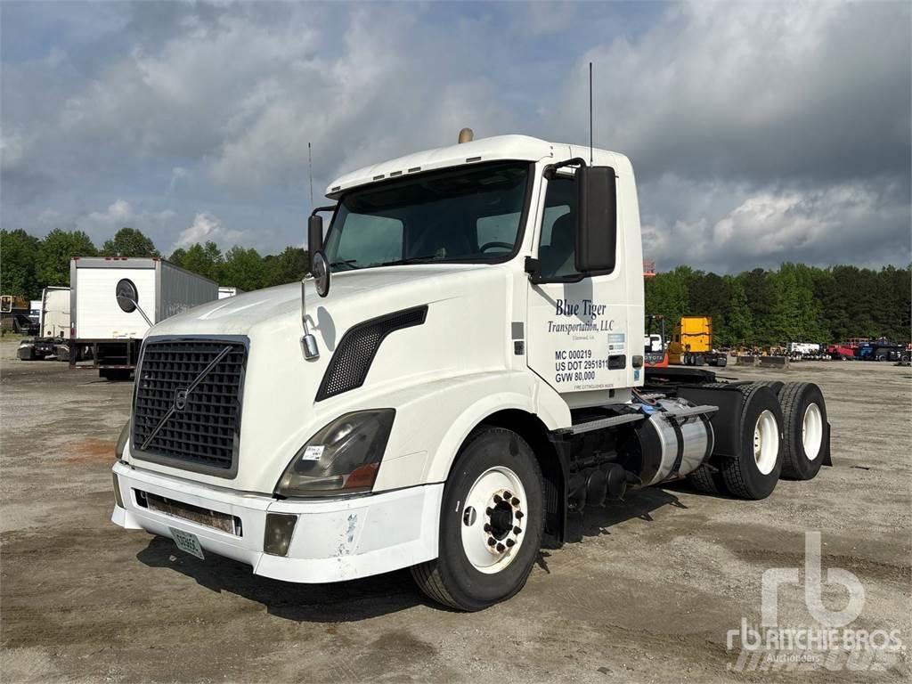 Volvo VNL Vetopöytäautot
