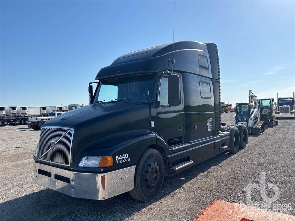 Volvo VNL 780 Vetopöytäautot