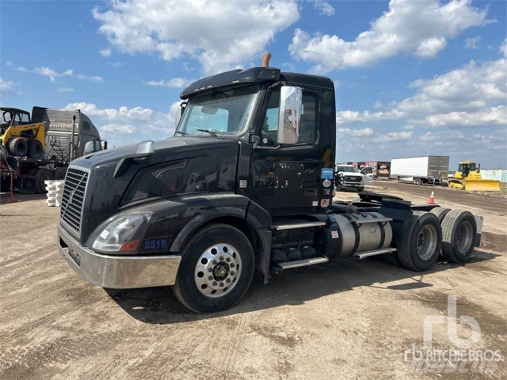 Volvo VNL300 Vetopöytäautot