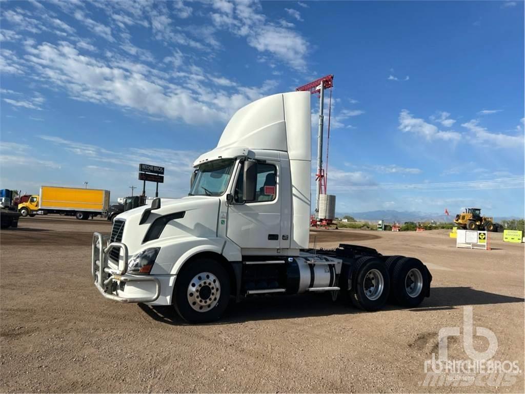 Volvo VNL300 Vetopöytäautot
