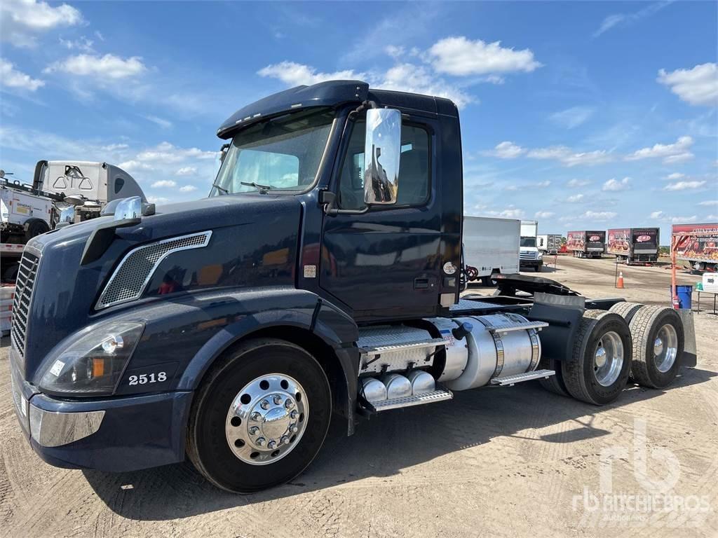 Volvo VNL300 Vetopöytäautot