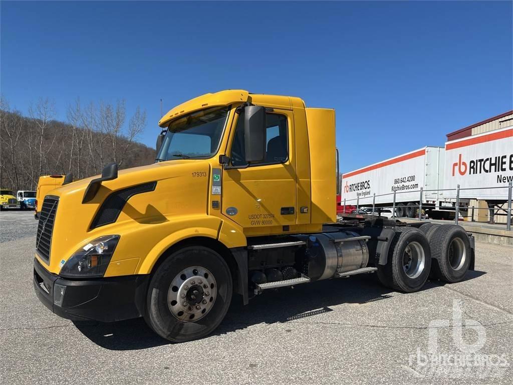 Volvo VNL300 Vetopöytäautot