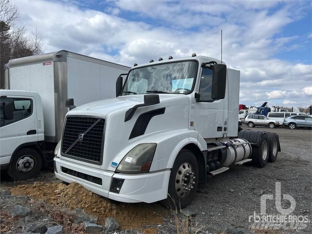Volvo VNL300 Vetopöytäautot