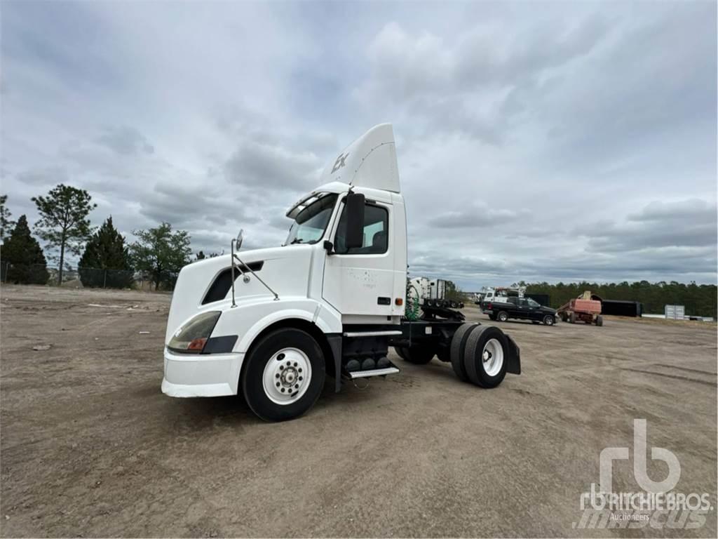 Volvo VNL300 Vetopöytäautot