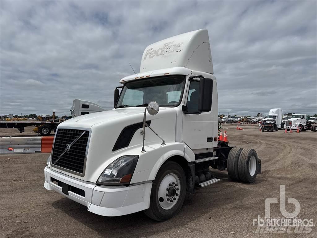 Volvo VNL300 Vetopöytäautot